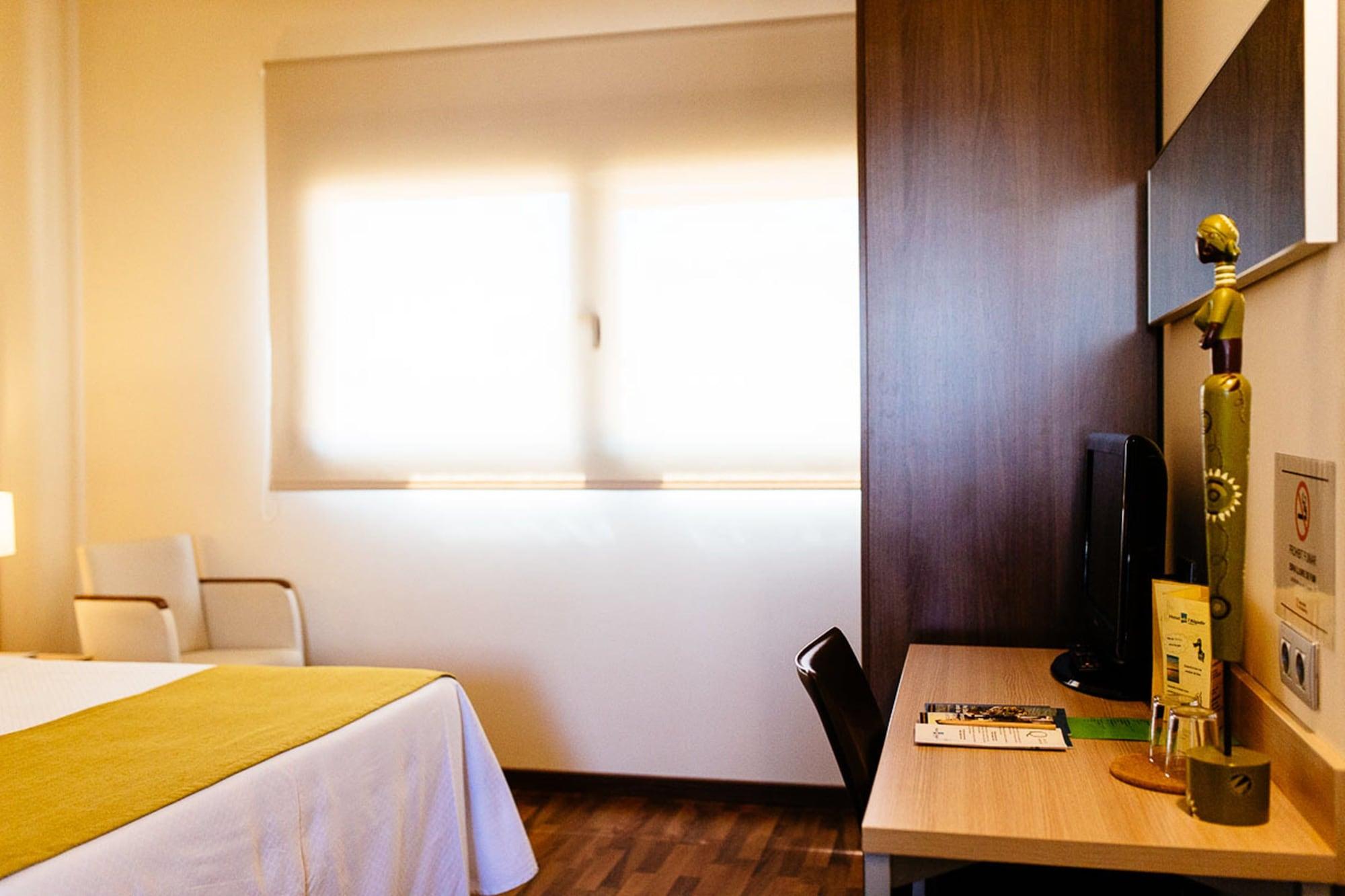 Hotel L'Algadir Del Delta Ел Побленоу дел Делта Екстериор снимка